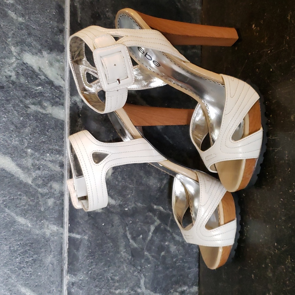 NWOT Bebe strappy heels 👠